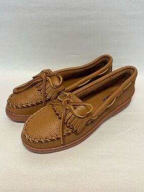 Minnetonka Women's Moosehide Fringed Kilty Moccasins #5759